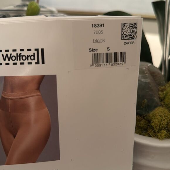 NWT Wolford Neon 40 Tights black size small - Picture 6 of 8